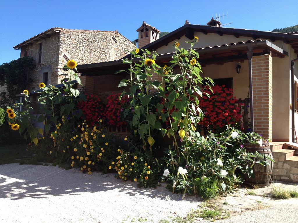 Sotto L'Arco Apartment Barete Bagian luar foto